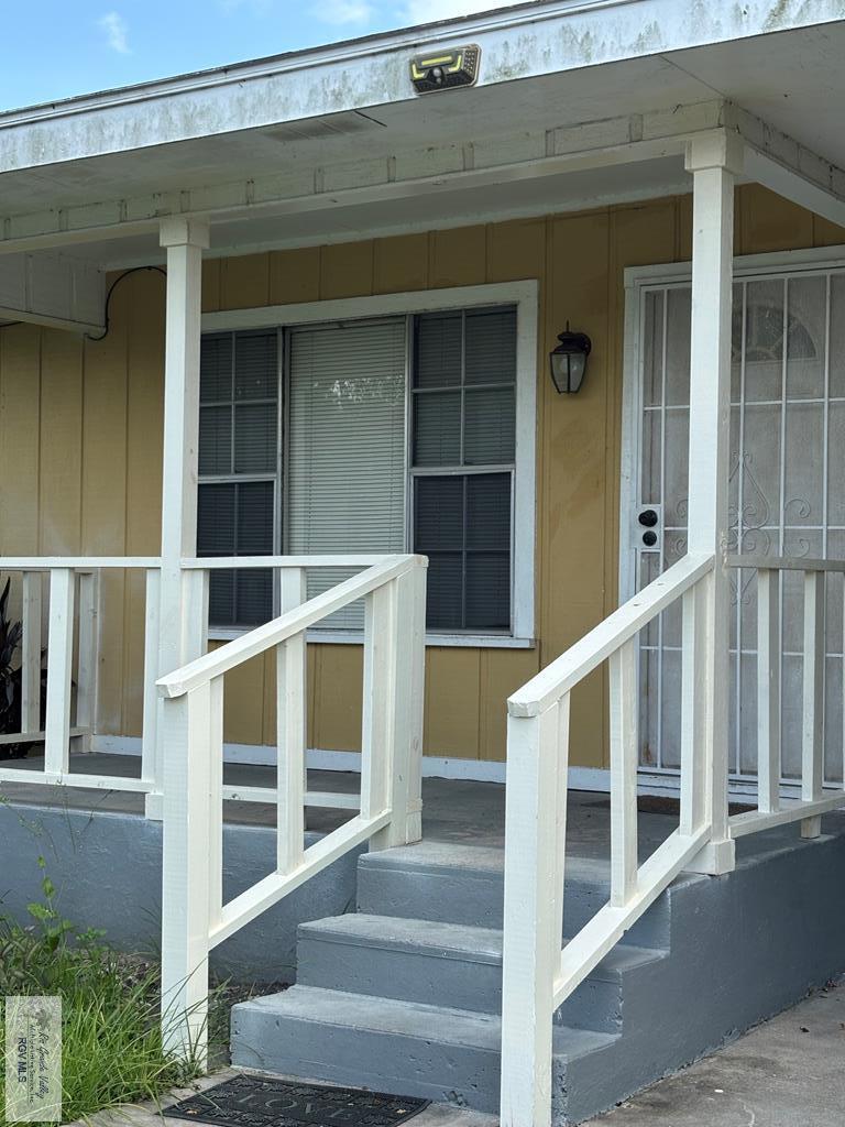 96 Angel Dr. — photo