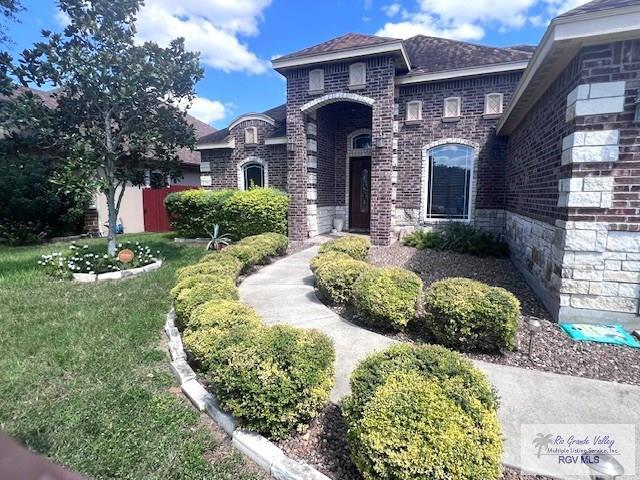 2102 Stonegate Dr. — photo
