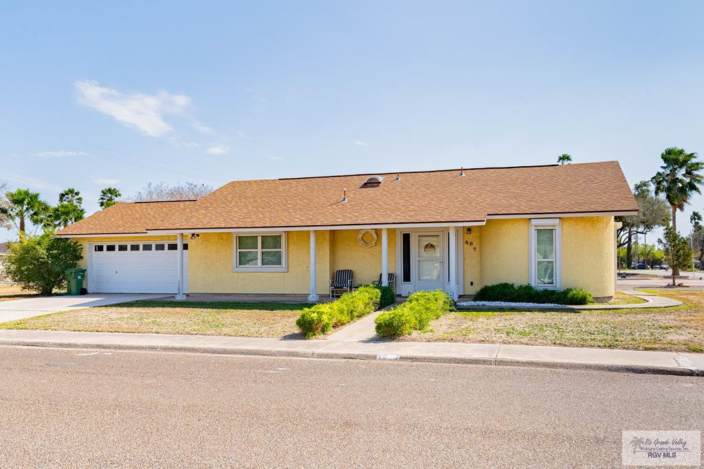 407 Country Club Dr. — photo