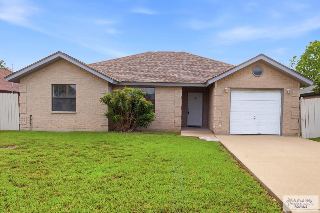 Home in Los Fresnos, TX 78566 — photo 2