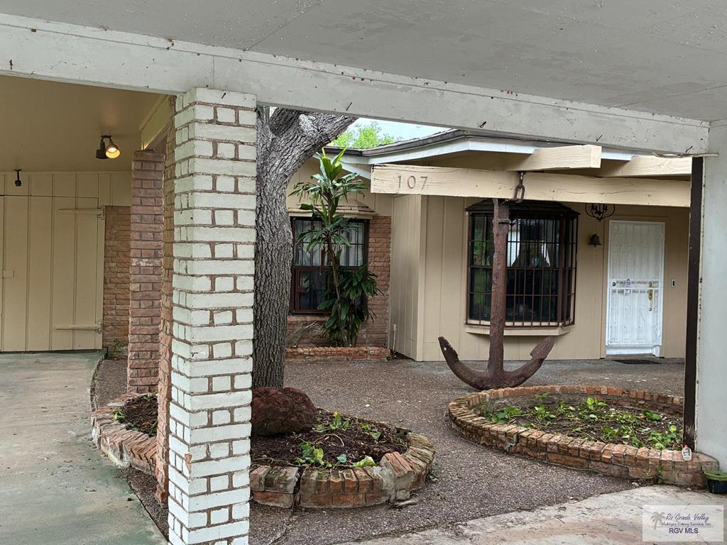 107 Country Club Rd. — photo