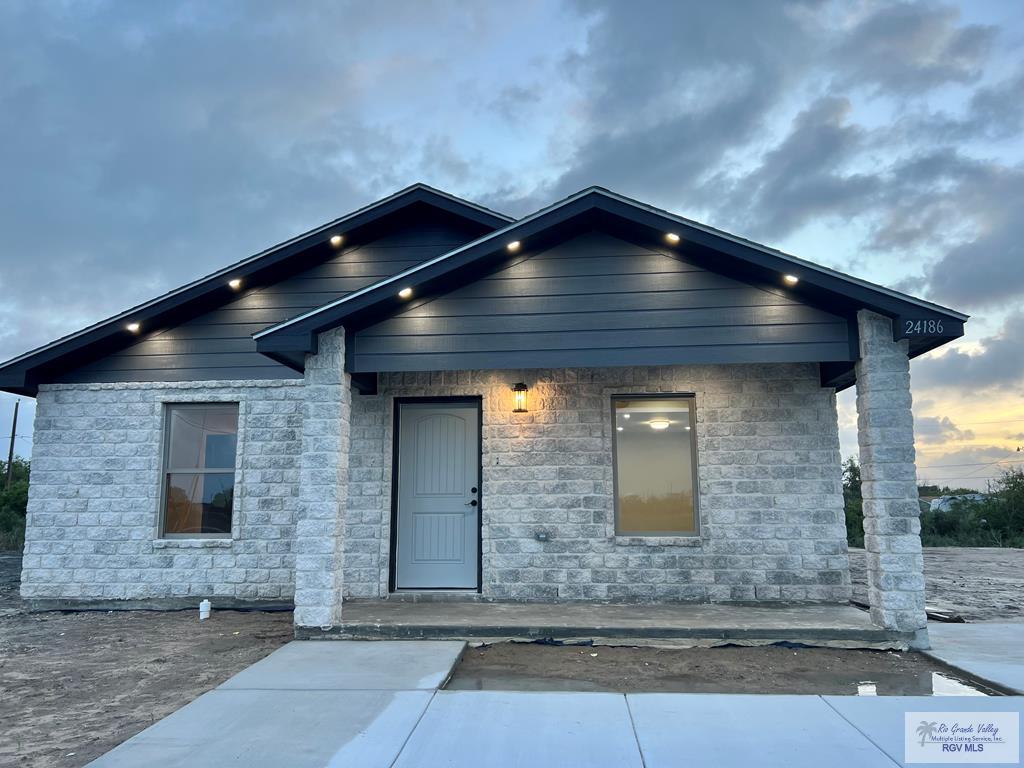 24186 Culiacan St 18 — photo
