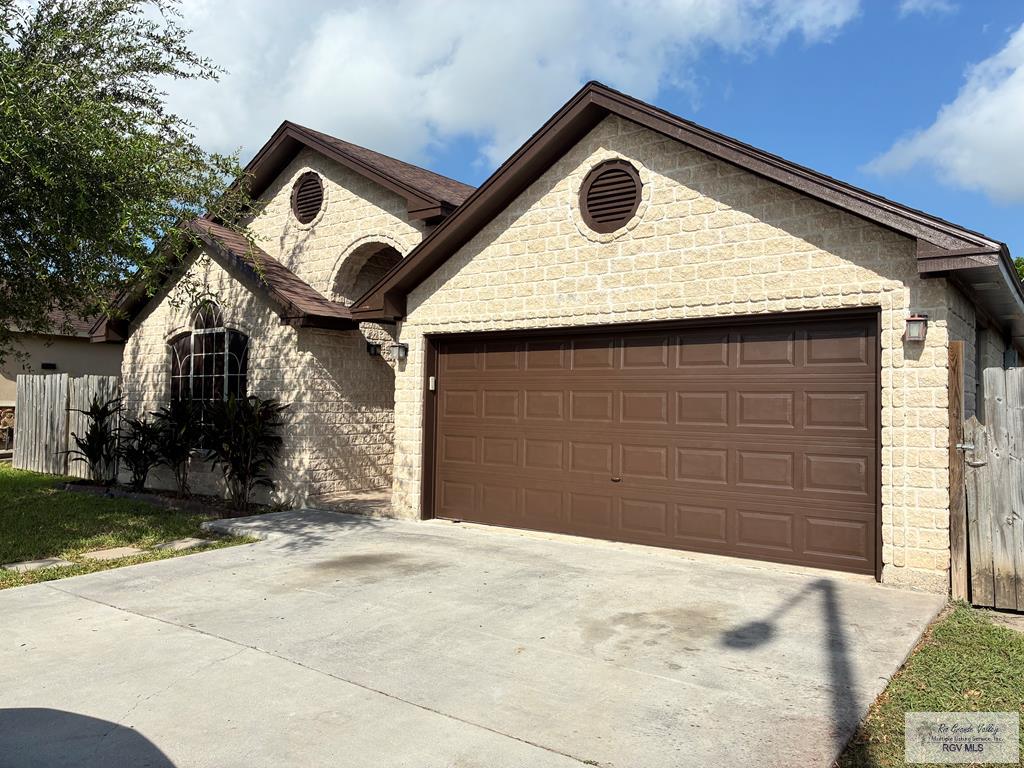 7240 Alabama Pine St. — photo