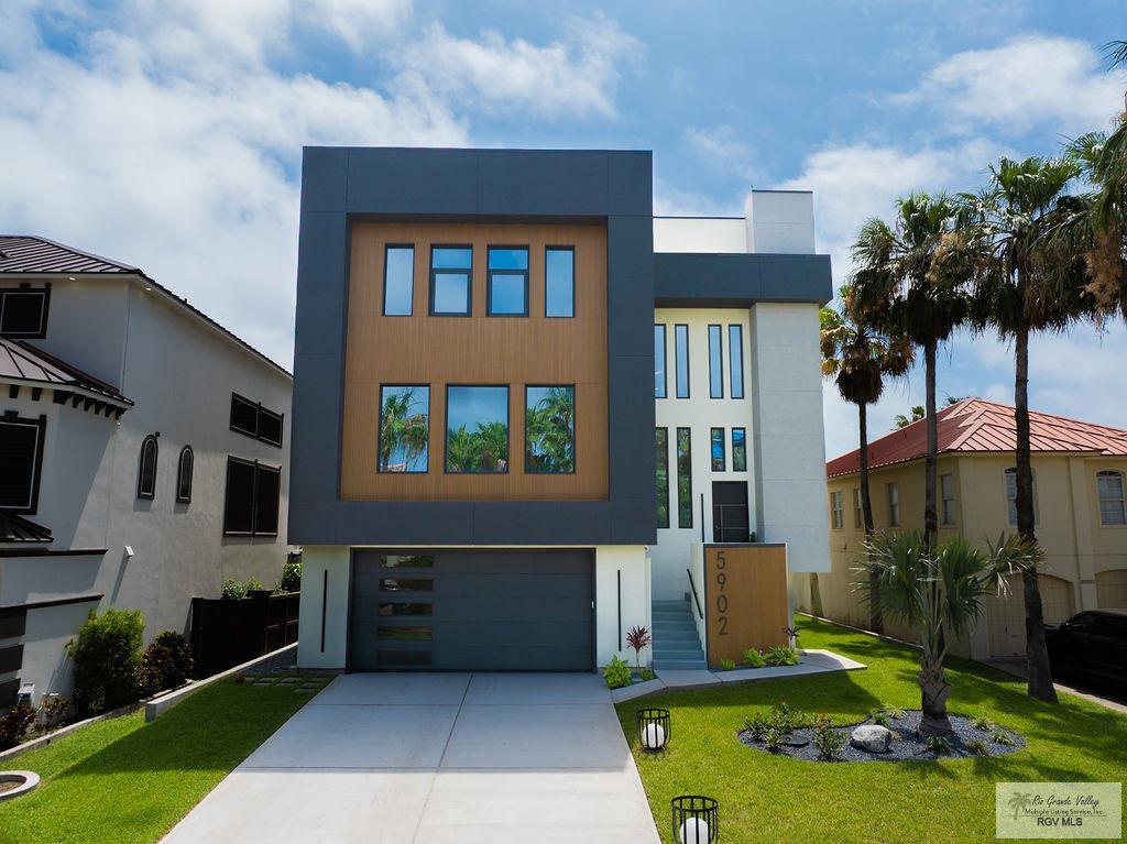5902 Laguna Circle North — photo