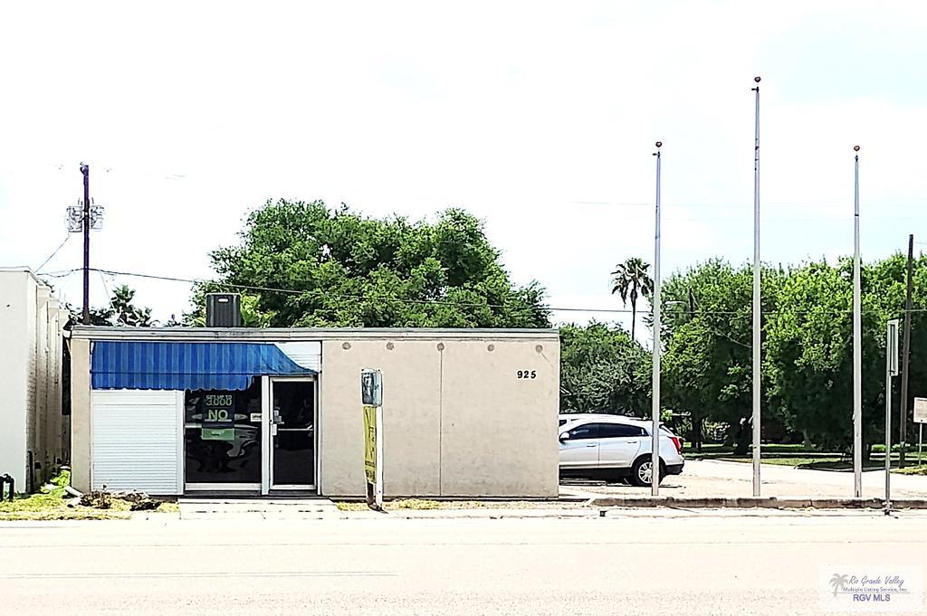 925 S 77 Sunshine Strip — photo