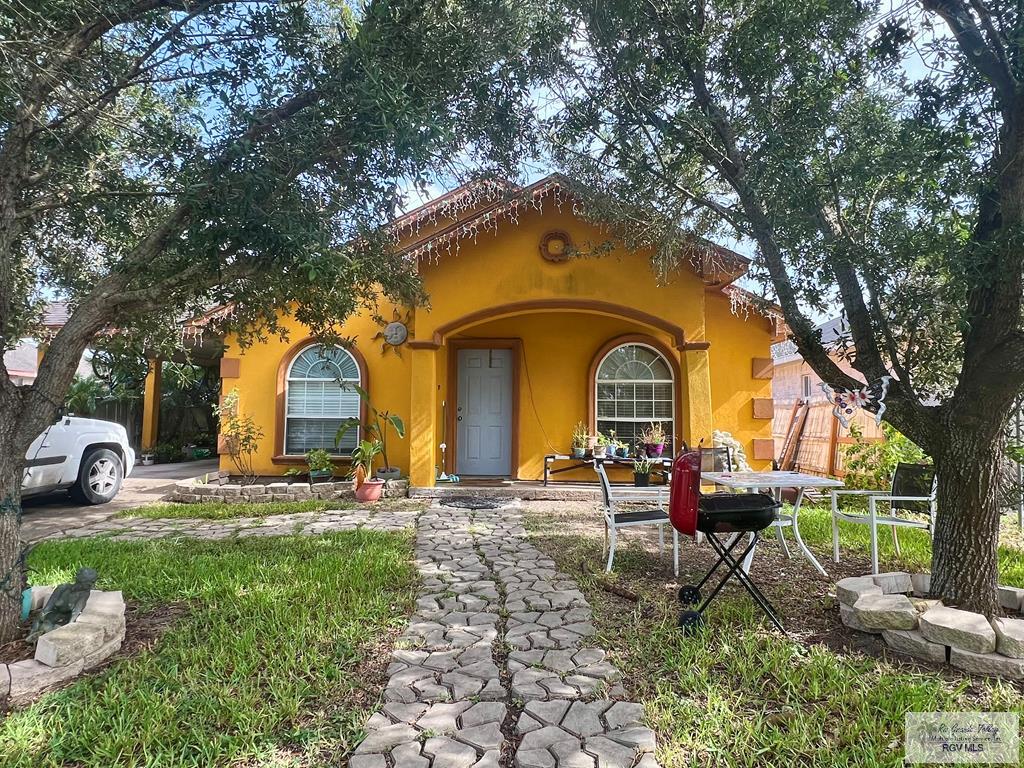 6702 Los Lobos Dr. — photo