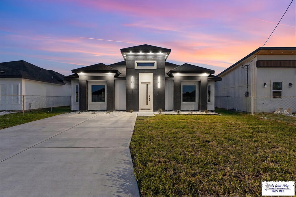 308 Valencia Dr. — photo
