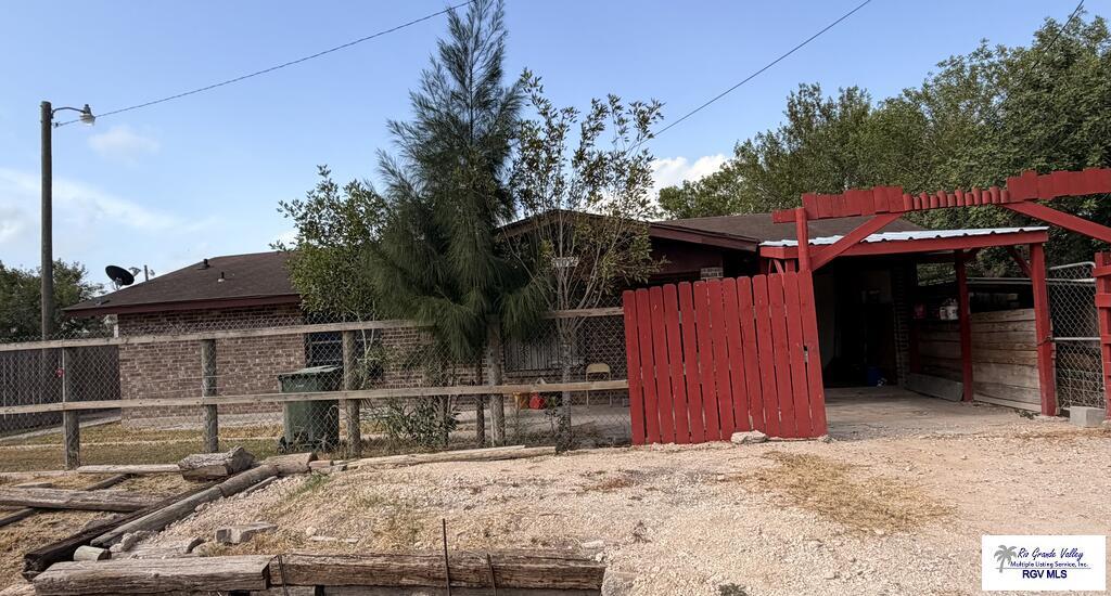 19036 Fred Leal Dr. — photo