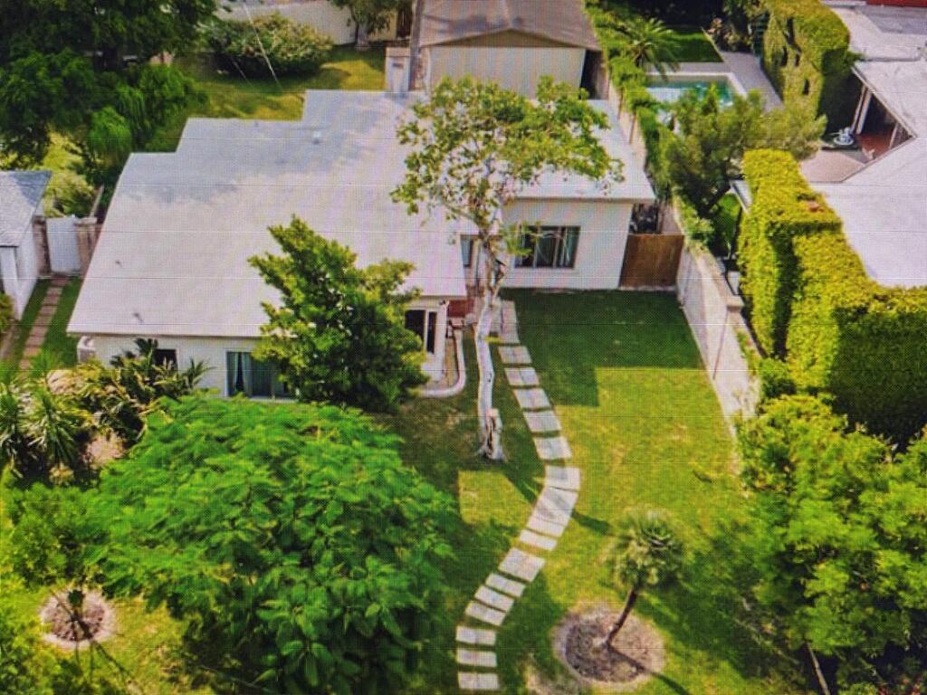 219 Sunset Dr. — photo