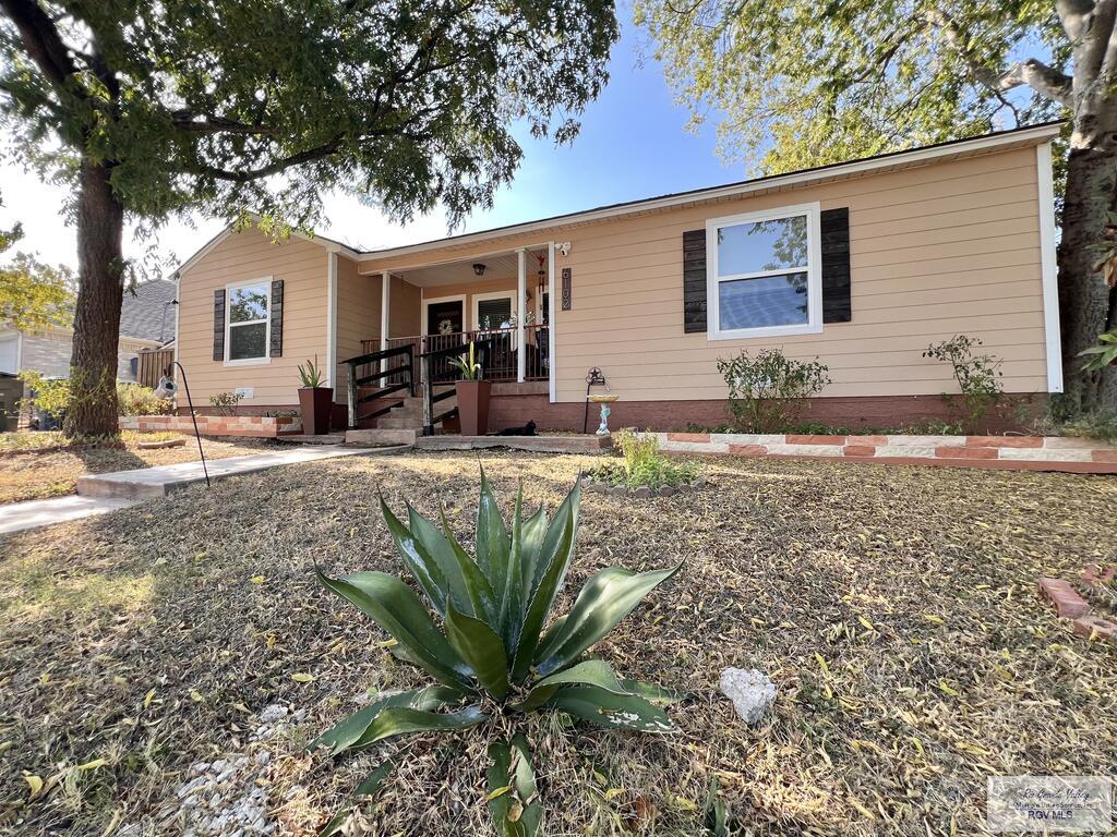 6102 Lovett Ave — photo