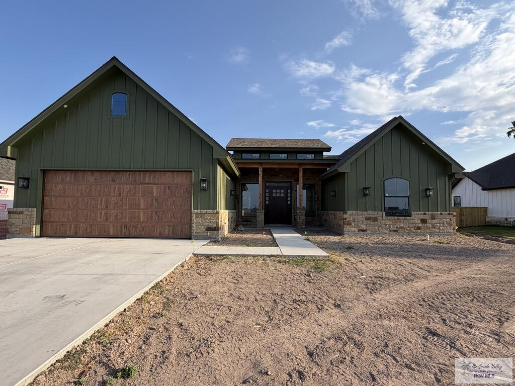 8725 Hughes Rd. — photo
