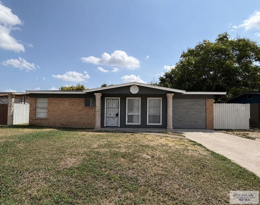 15 W Los Ebanos Blvd. — photo