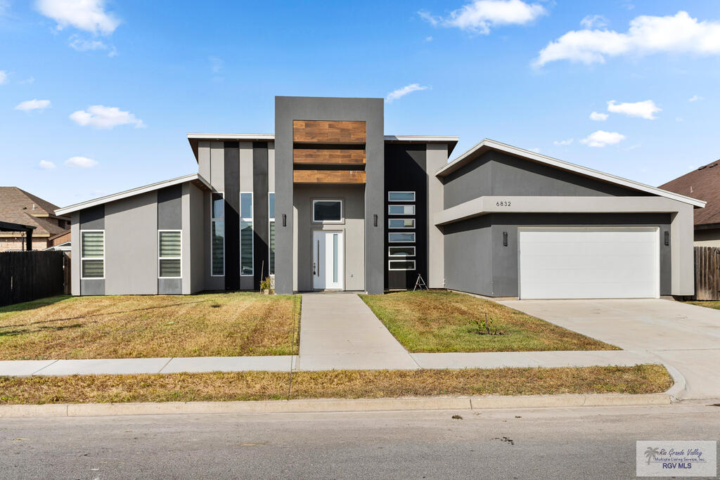 6832 Villa de Jardin — photo