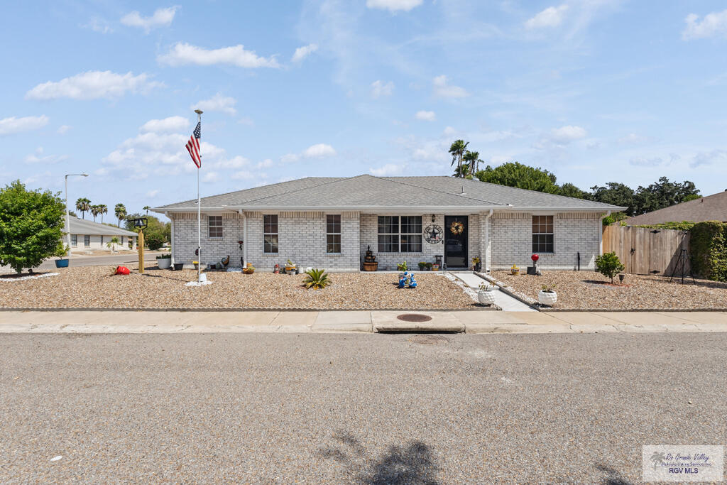 1600 Lakeside Dr. — photo