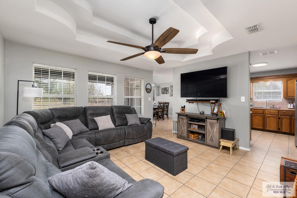18017 Parker Rd, SANTA ROSA, TX 78593 — photo 2