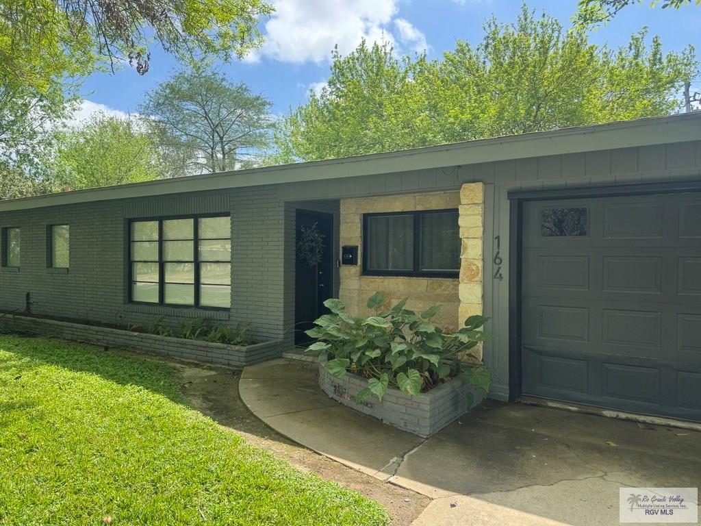 164 Robins Lane — photo