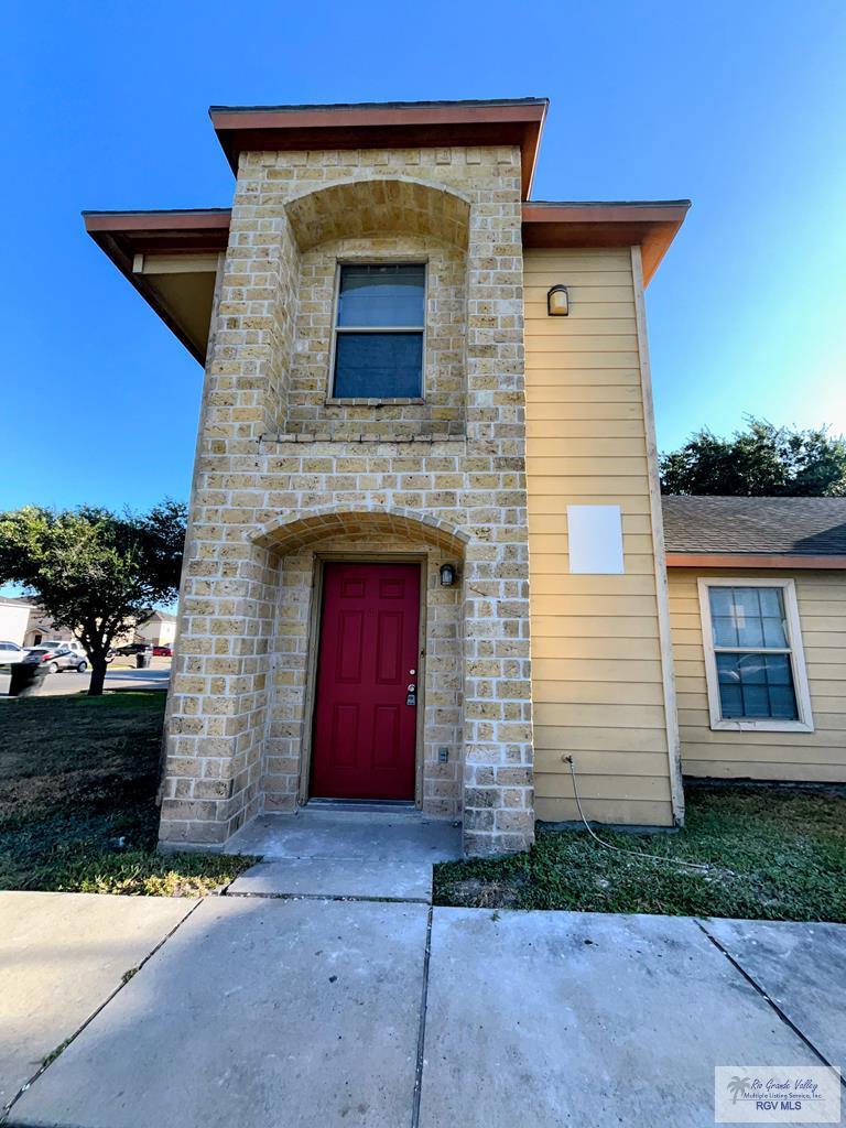 702 Sonesta Drive a — photo