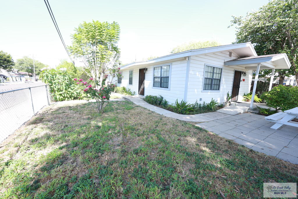 124 S Sinclair Avenue, Weslaco, TX 78596 — photo 3