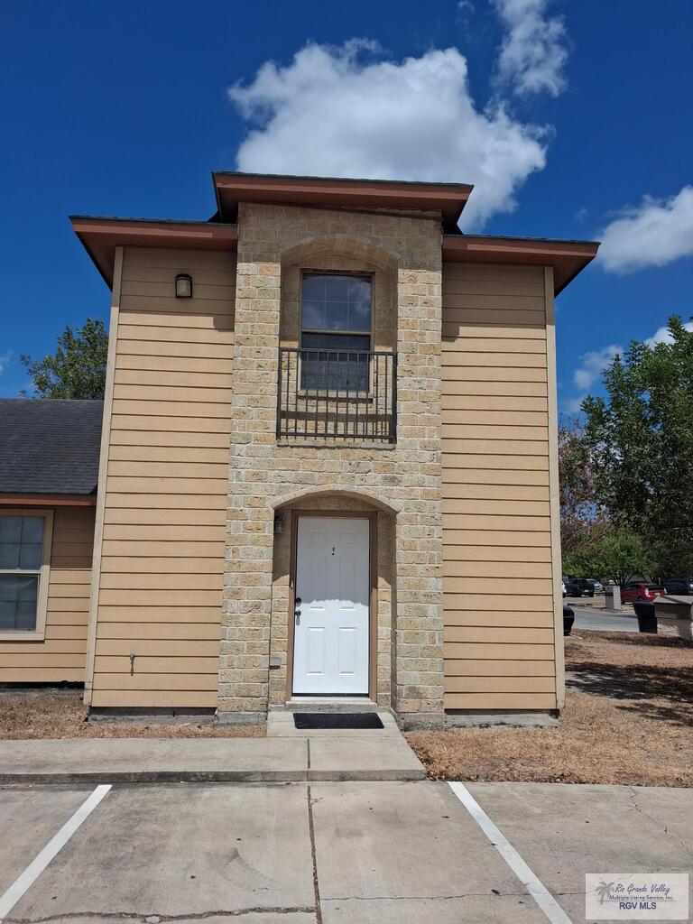 701 Sonesta Drive 8 — photo