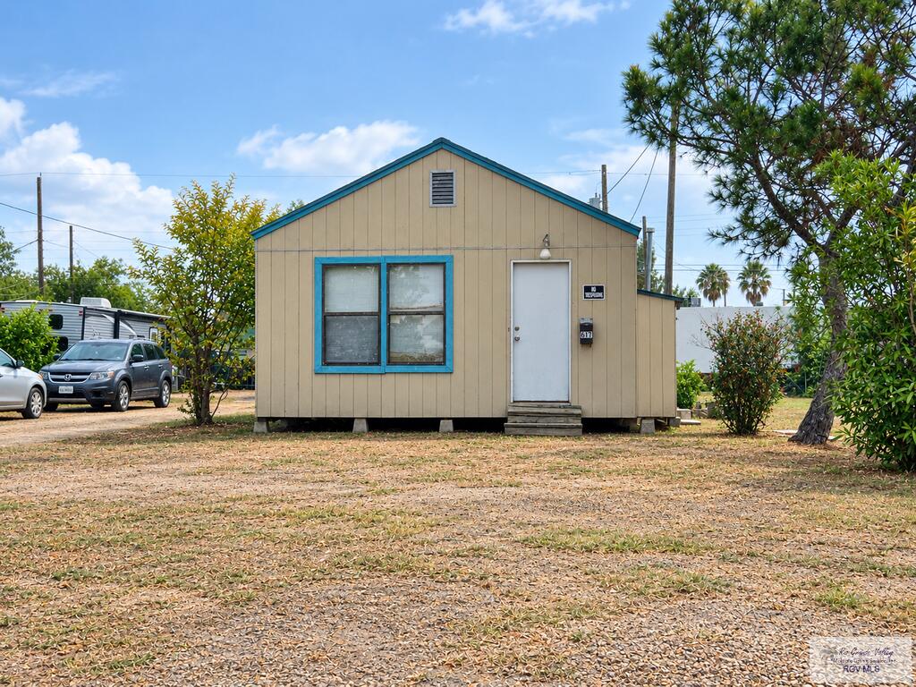 611 W Buchanan Avenue — photo
