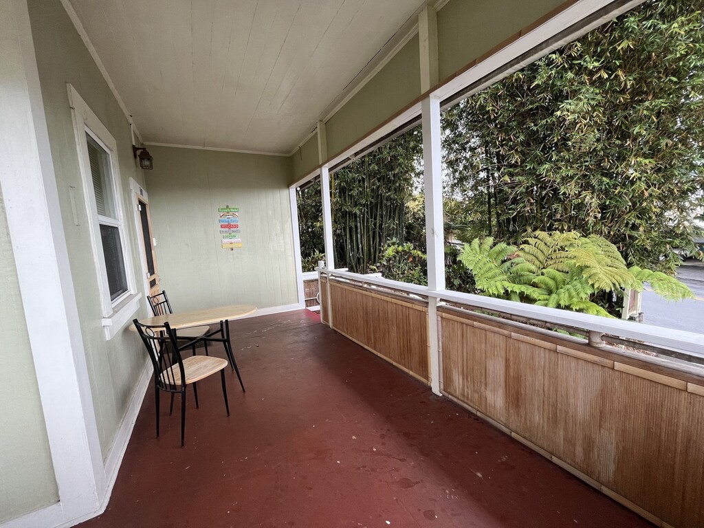 301 Ponahawai St — photo