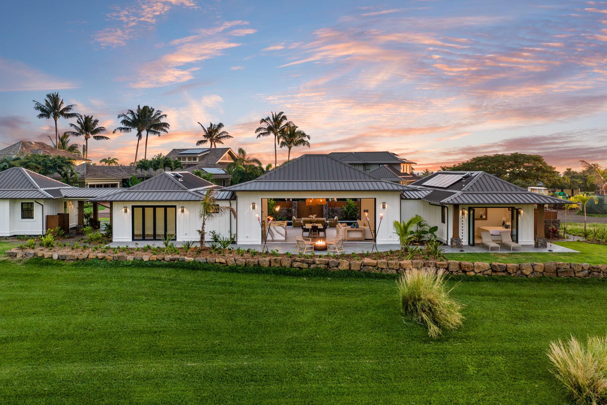 2736 Uluwehi St — photo