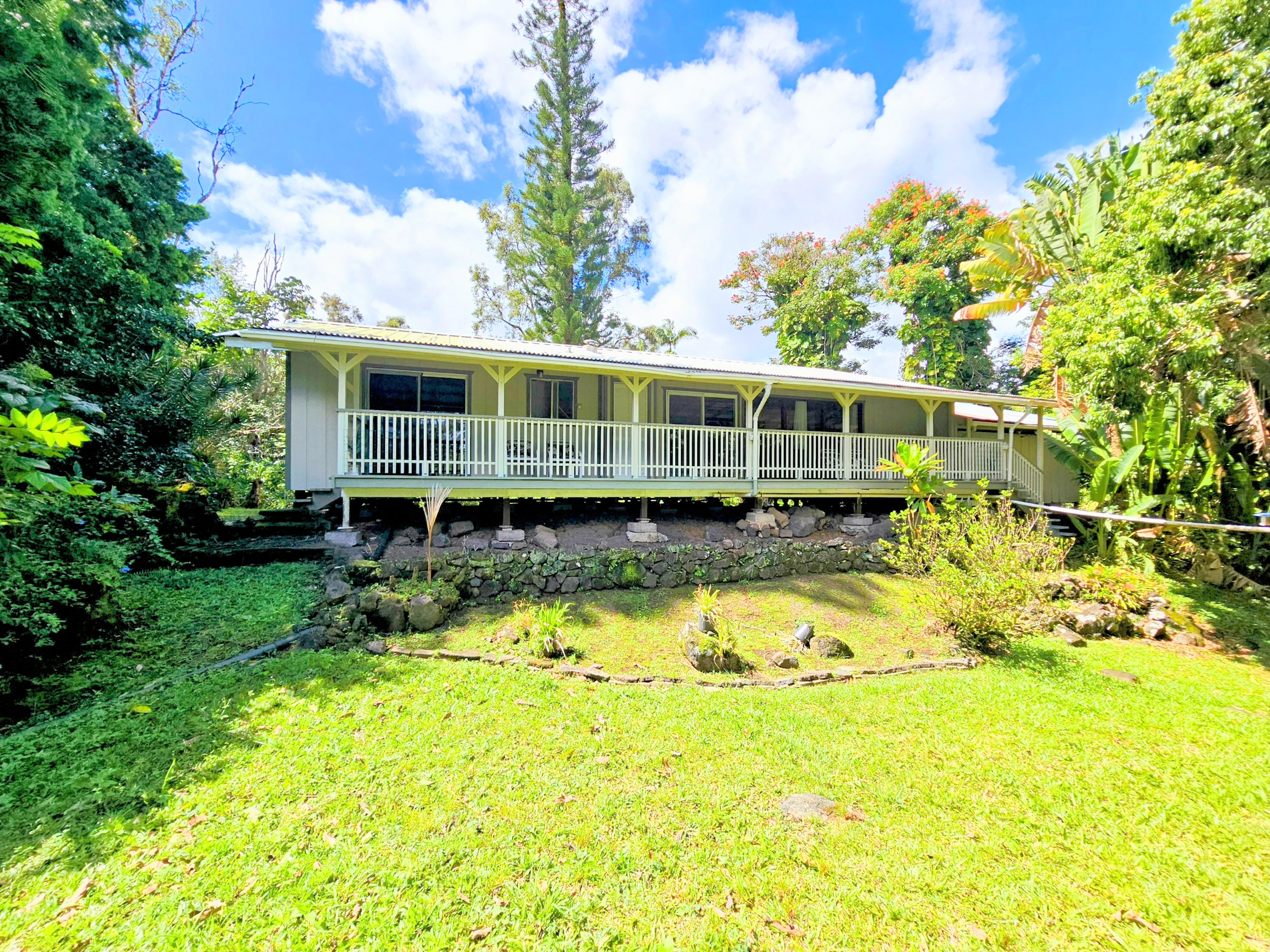 Home in Keaau, HI 96749 — photo 2