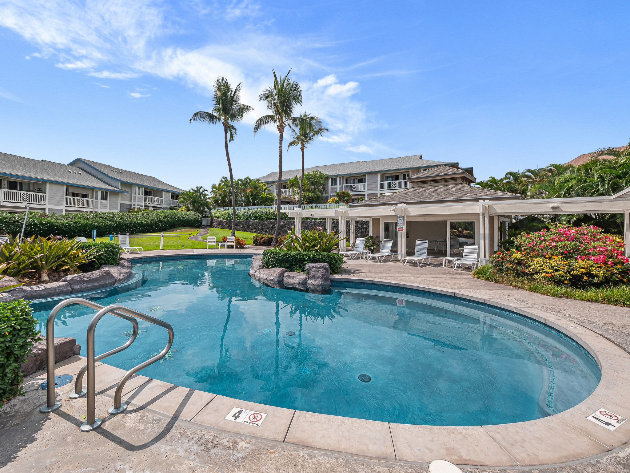 75-6081 Alii Dr, #W204 — photo