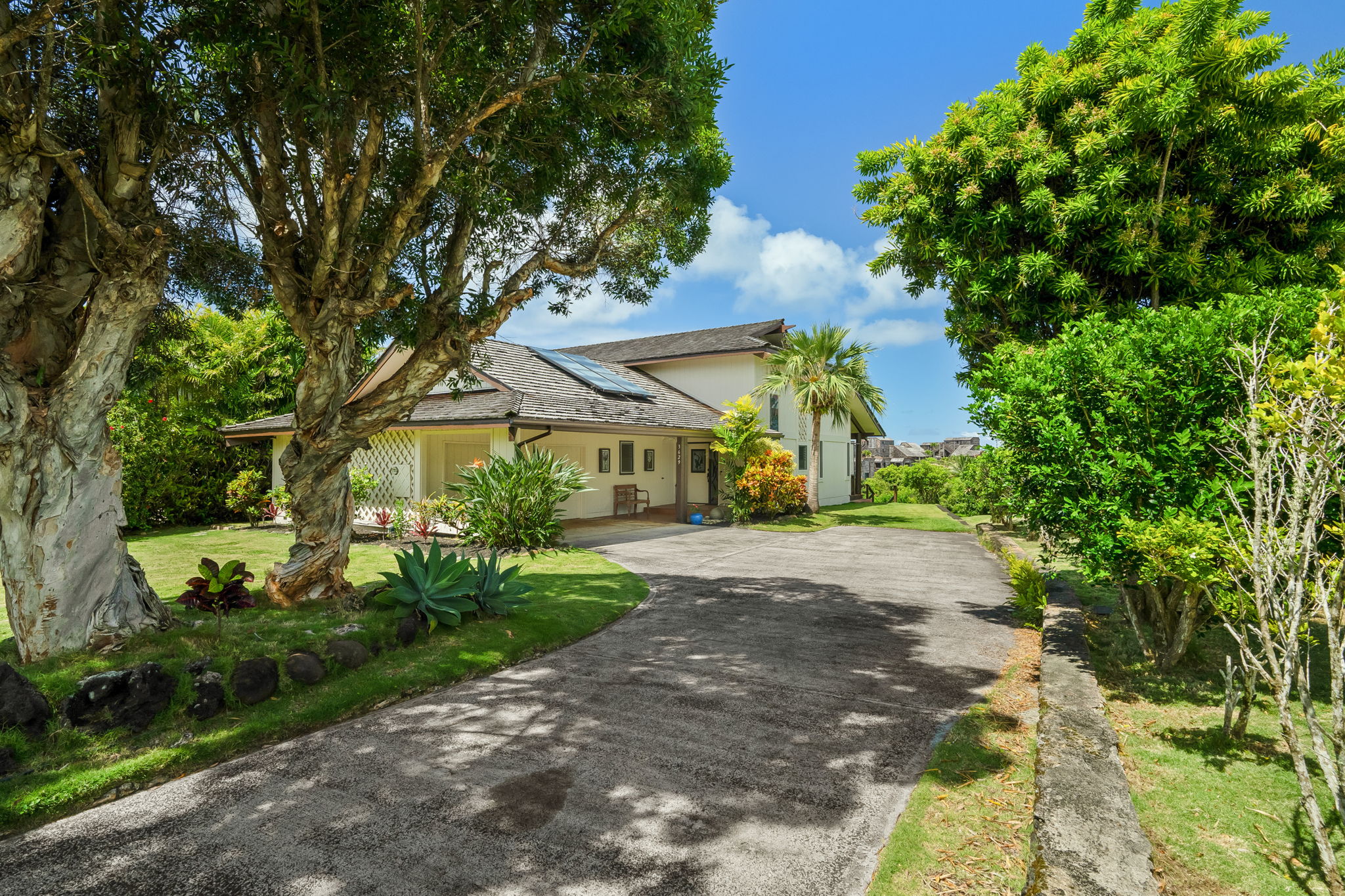 3629 Kaweonui Rd — photo