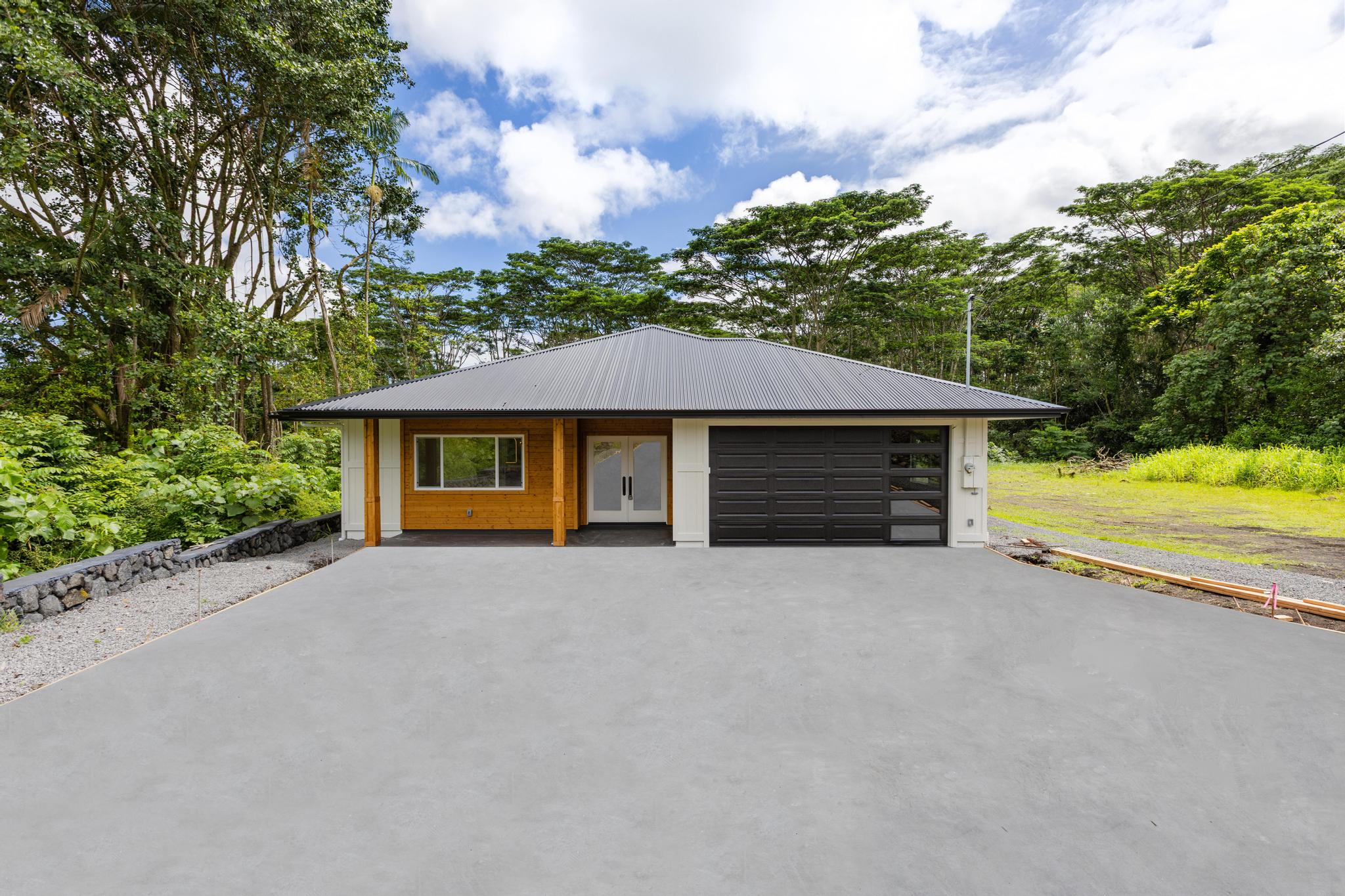 935 Kaumana Dr — photo