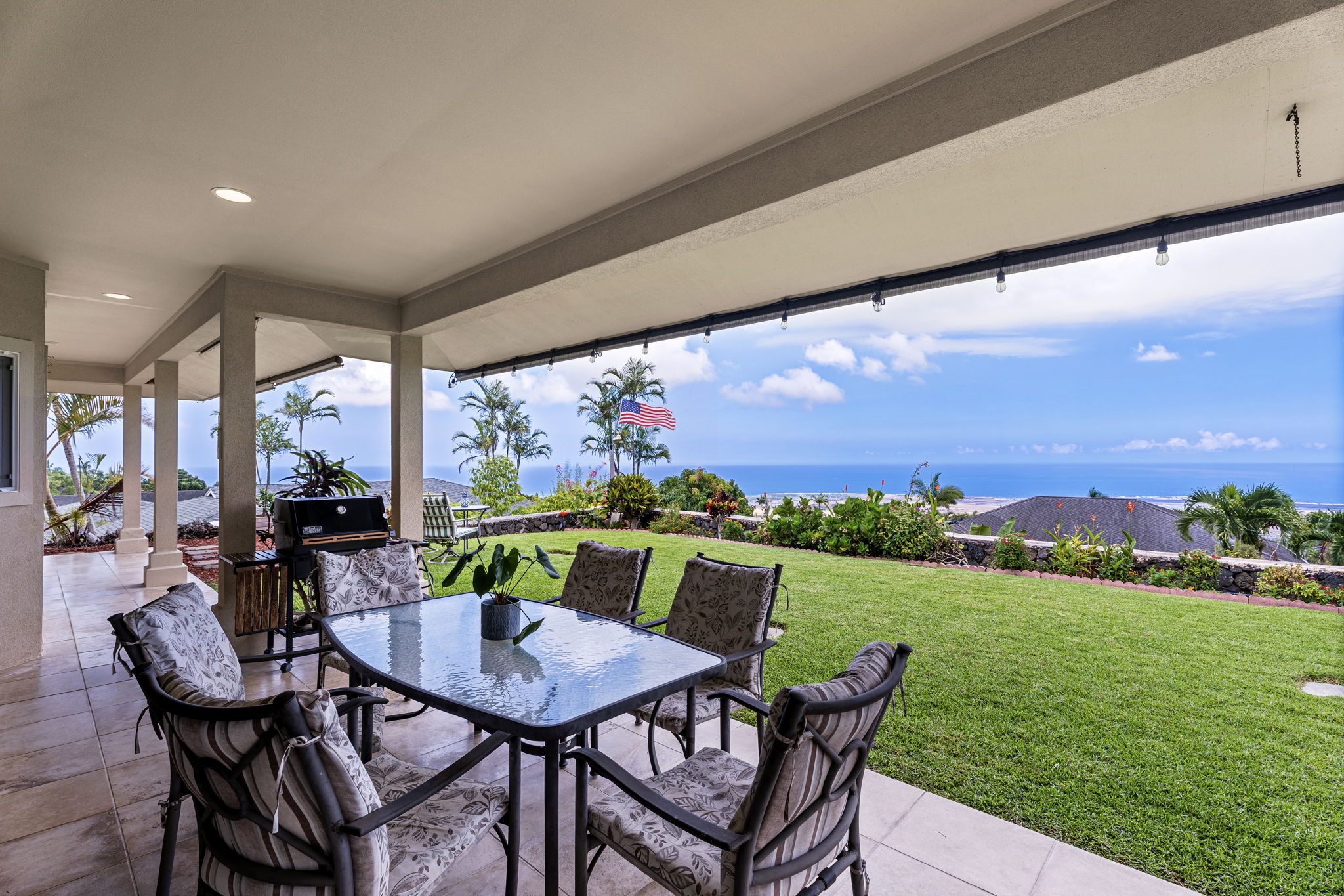 73-1438 Punihaole Pl — photo