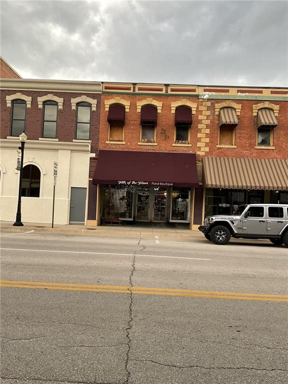 108 E Main Street — photo