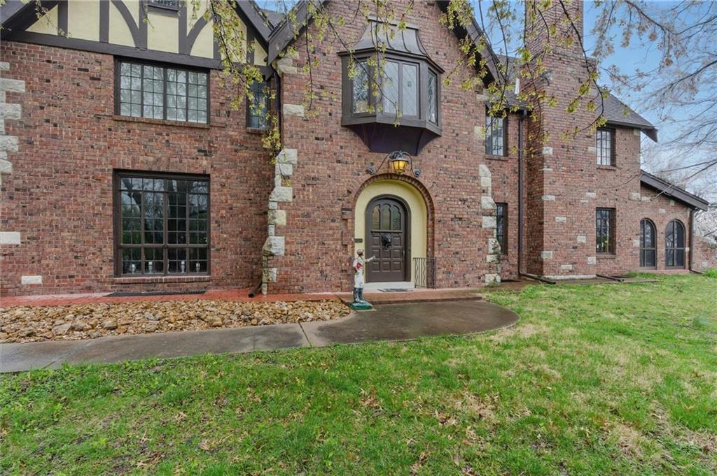8 Orchard Place — photo