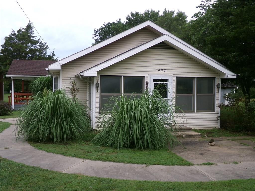 1402 N Kentucky Street — photo