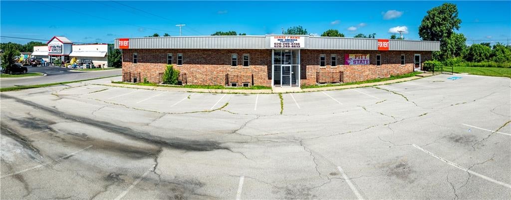 2807 N Broadway Street — photo