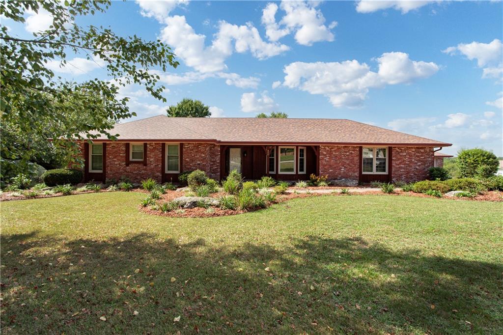 822 Dickinson Road — photo