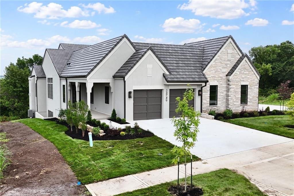13749 Pembroke Lane — photo