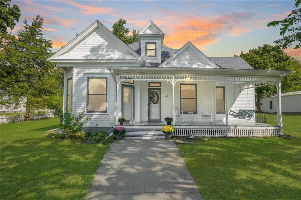 110 W Elm Street — photo