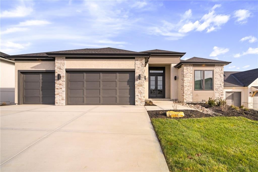 11233 S Sunray Drive — photo
