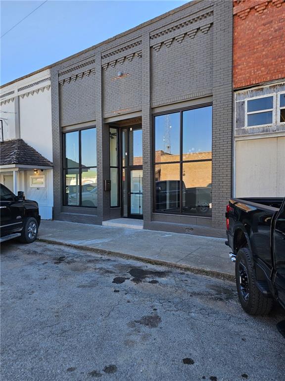 215 Main Street — photo