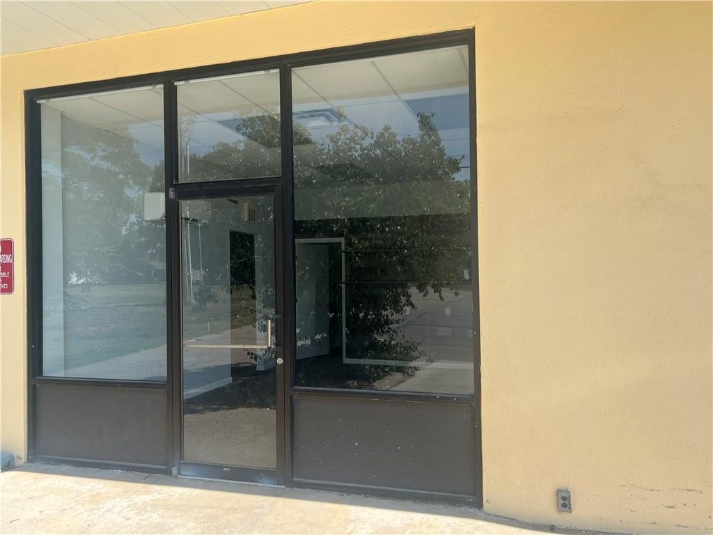 702 S Webster (Inside) Street — photo