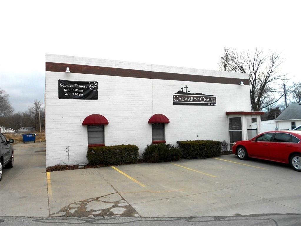 101 W Shrader Street — photo