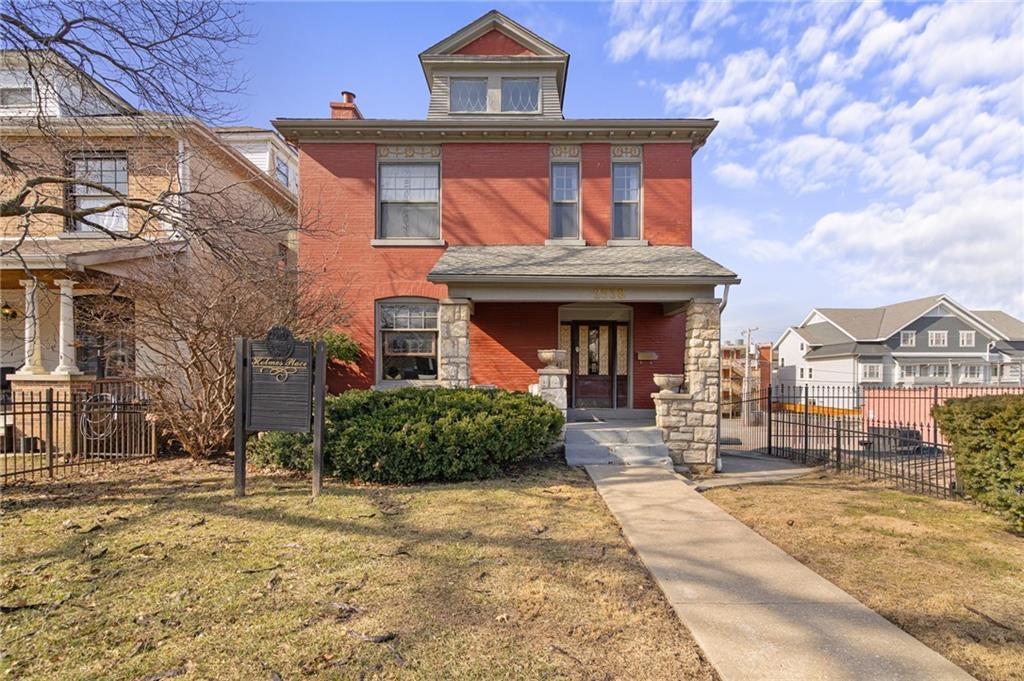 2538 Holmes Street — photo
