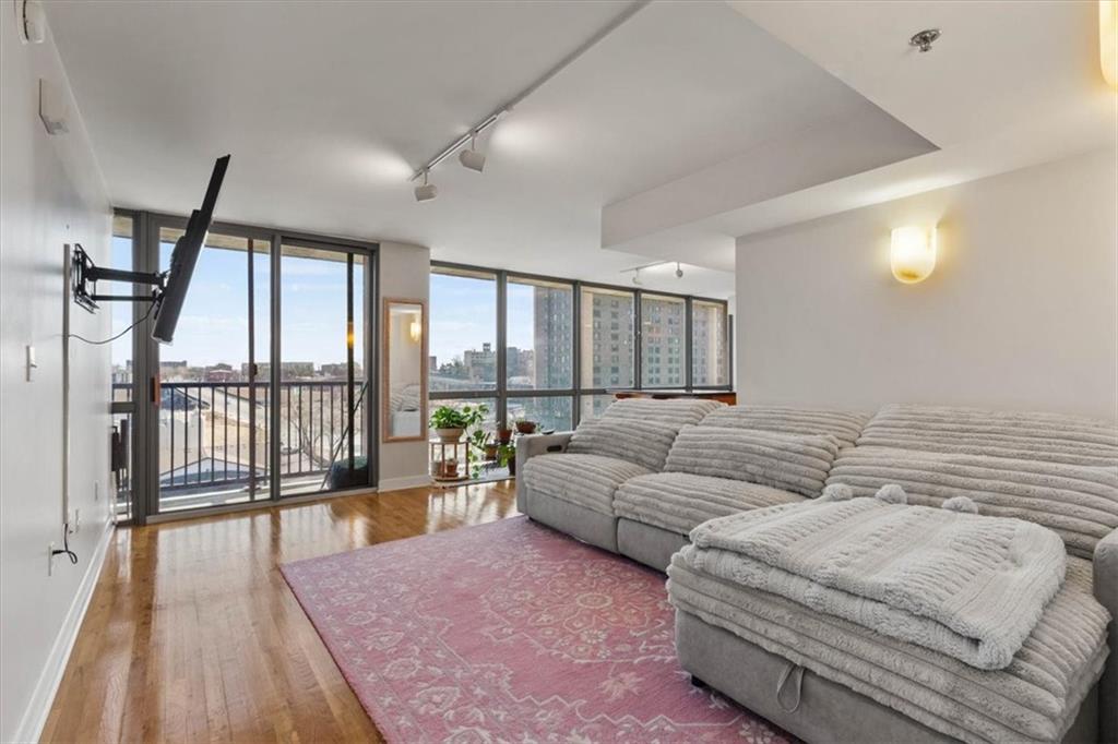 600 Admiral Boulevard 904 — photo