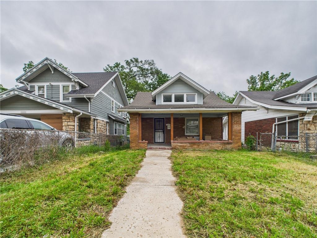 5611 Olive Street — photo