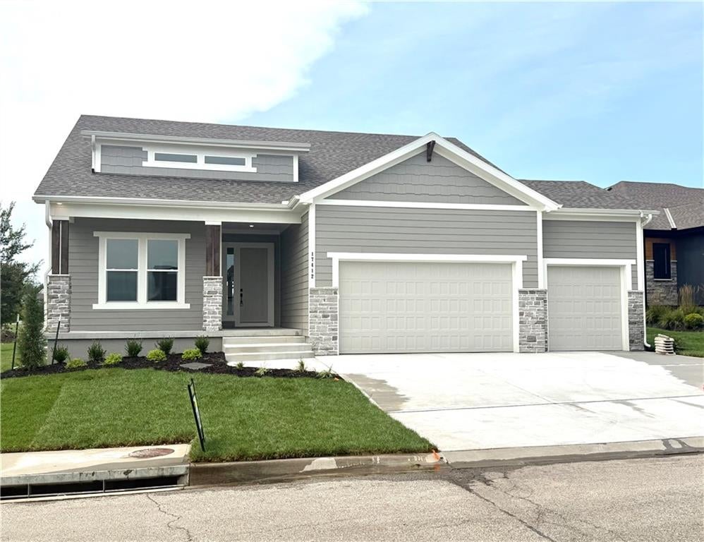 17412 Richards Street — photo