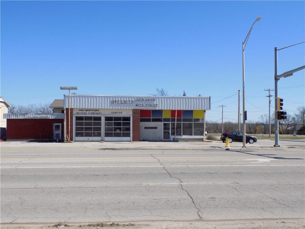 1649 S Main Street — photo