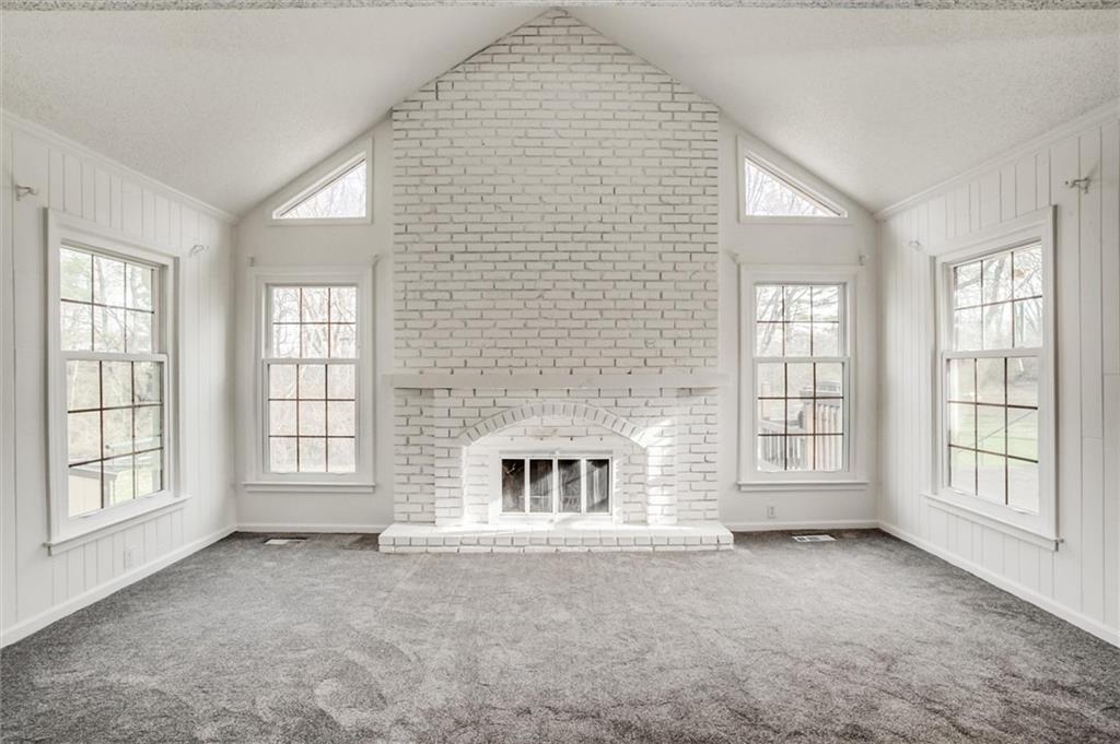 10106 NW Mirror Lake Drive — photo