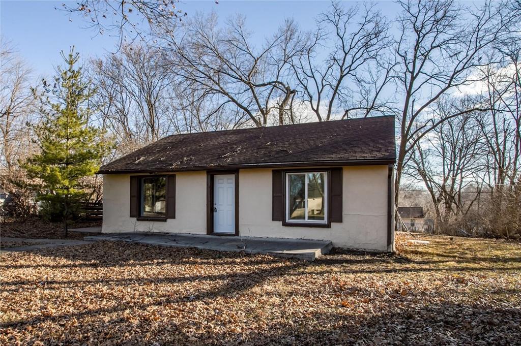 9043 Walnut Street — photo