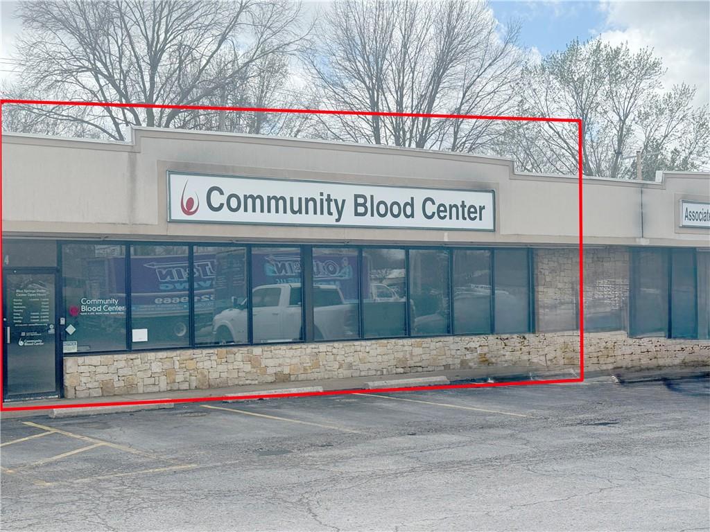 1124 SW US-40 Highway — photo
